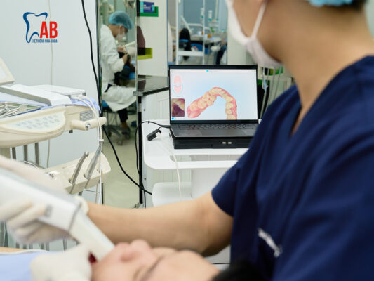 Tái khám định kì theo hướng dẫn